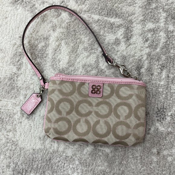 Coach - Pink Logo Wristlet New Without Tags - Picture 3 of 6